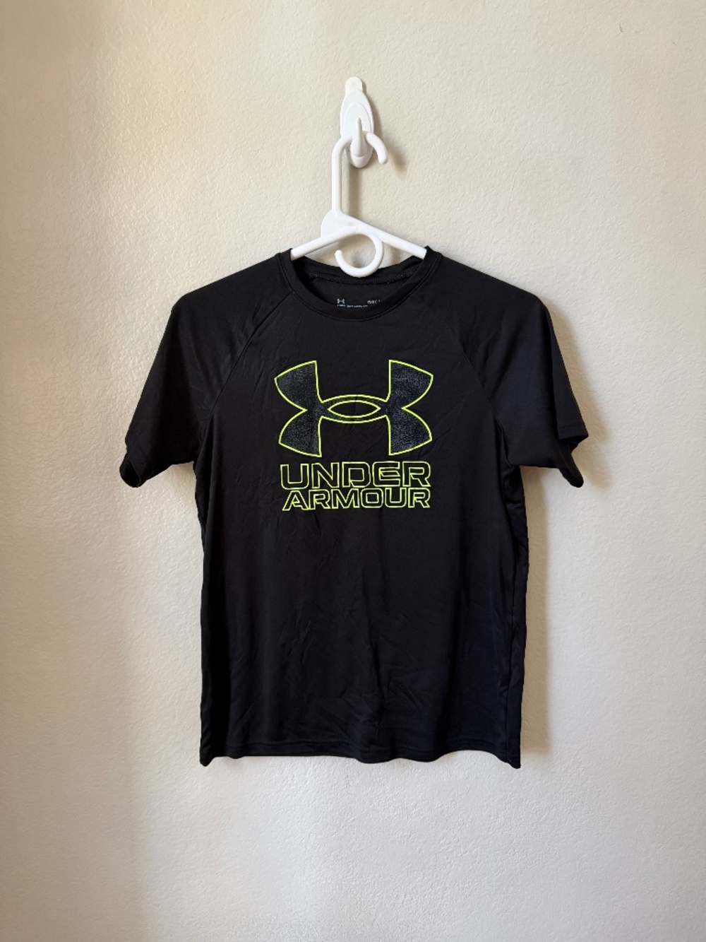 Under Armour Black Youth Athletic Short Sleeve- Large